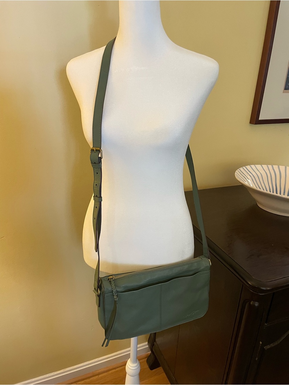 Elegant Green Leather Shoulder Bag